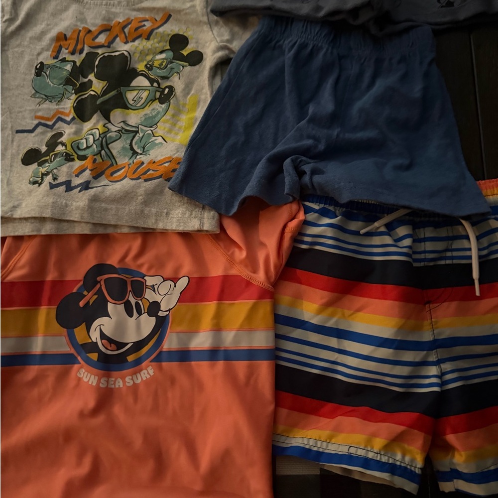 Mickey Mouse boys lot of 4 24 months and 2T outfits like new condition. - Picture 2 of 9